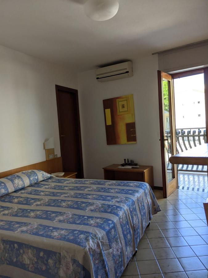 Hotel Corallo Линьяно-Саббьядоро Экстерьер фото